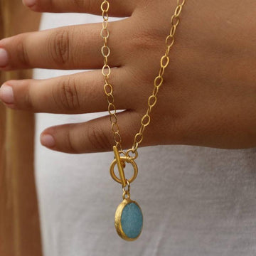 Gold Round Blue Jade Pendant Necklace for Women